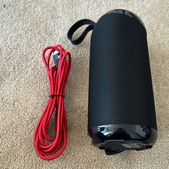 Great Sound Bluetooth Speaker with 10 ft charging cable - Picture 1 of 4